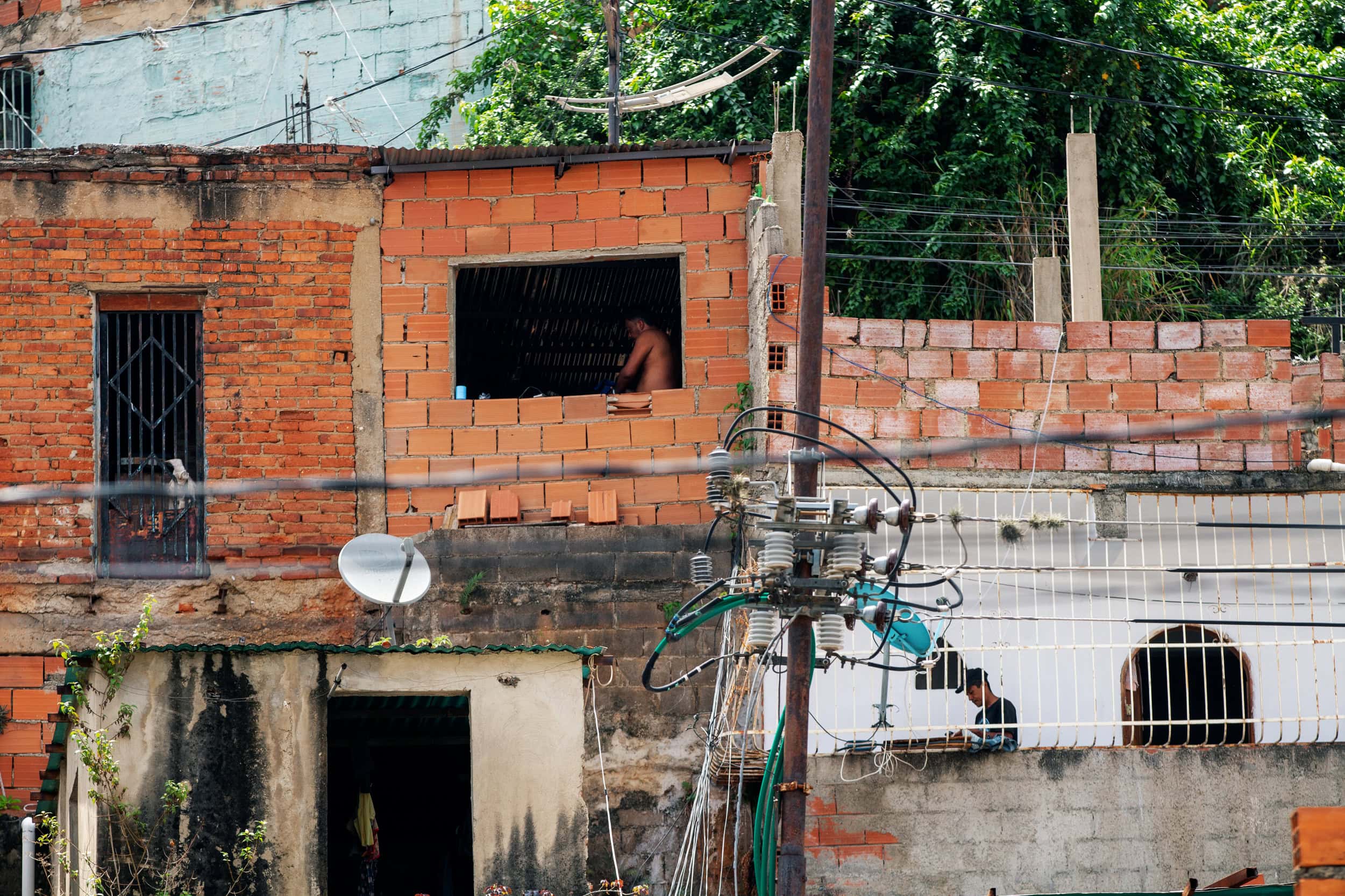 Cota 905, Mi convive, Cementerio, Sin luz, corpoelec, luz, barrio, caracas,