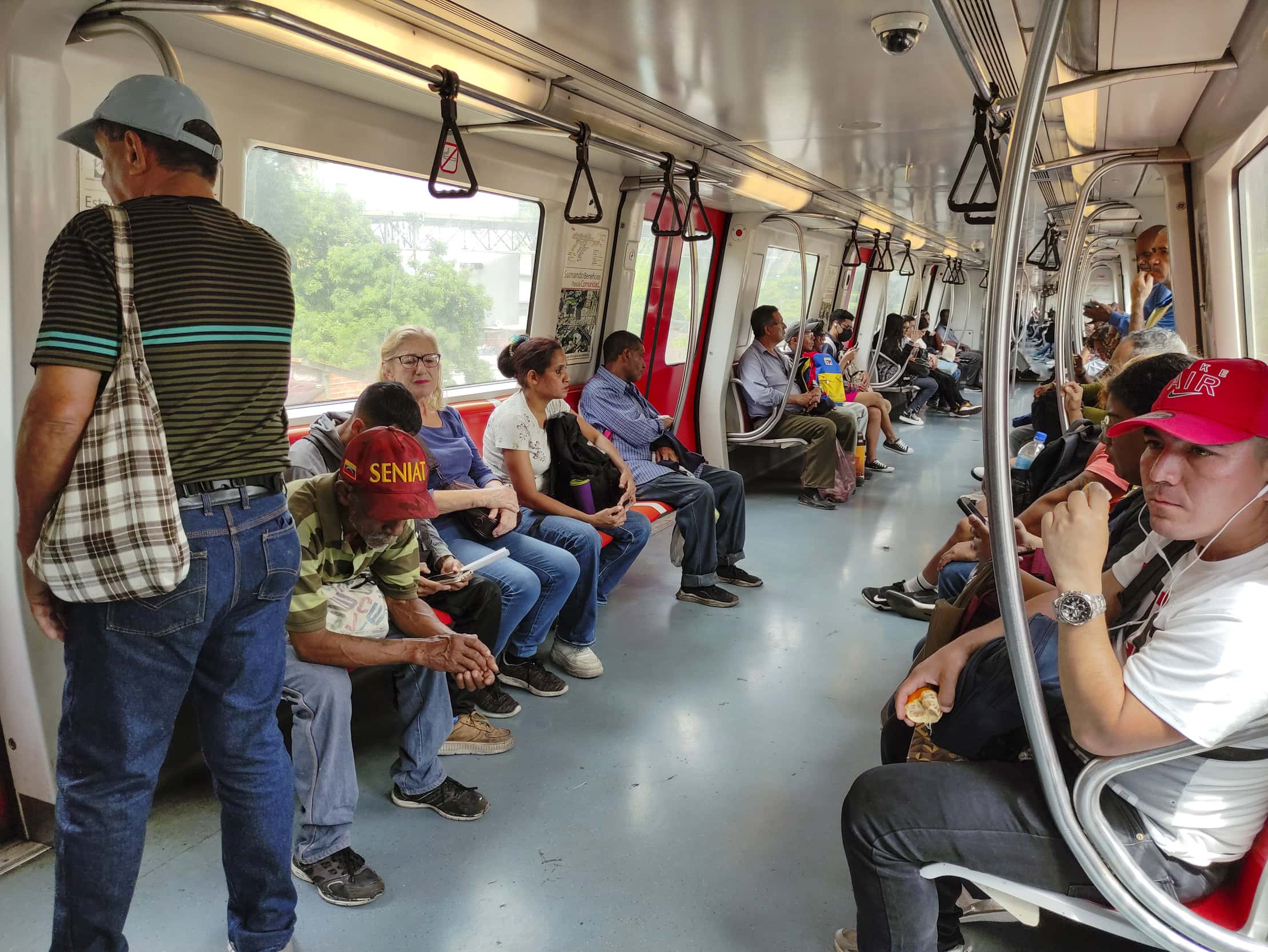 metro de caracas, tren, personas
