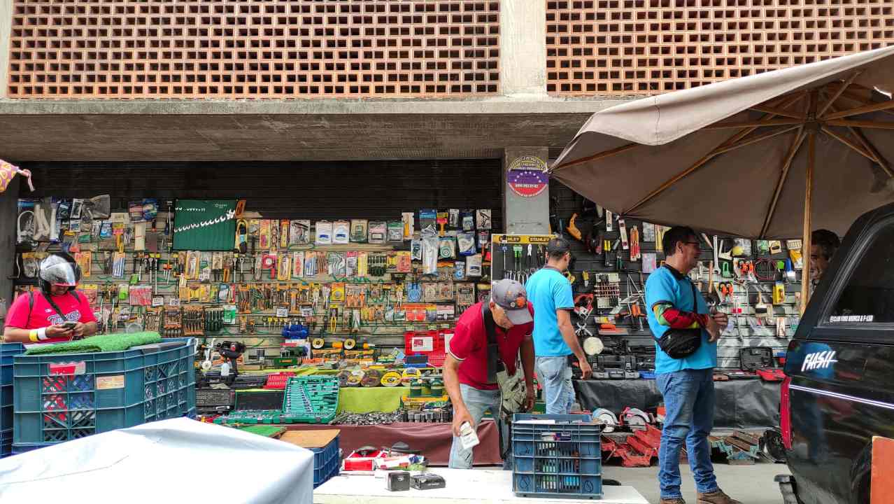 Comerciantes del mercado de los corotos