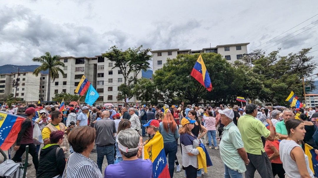 28j