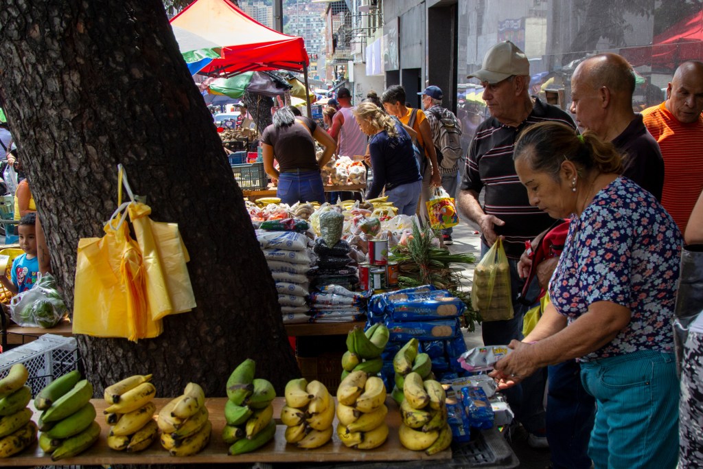 Caraqueños se quejan de aumentos constantes pese a baja inflacionaria anunciada por el BCV