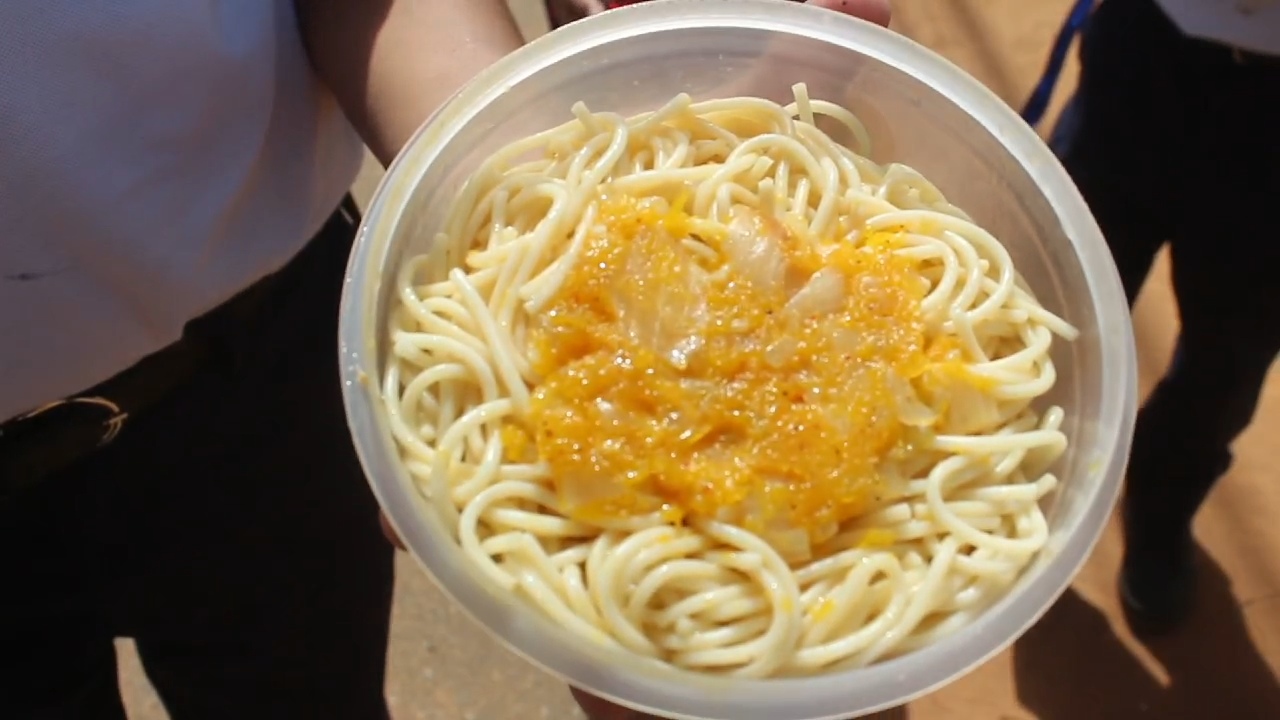 Pasta con salsa de auyama: el almuerzo de 800 estudiantes de una escuela en Bolívar