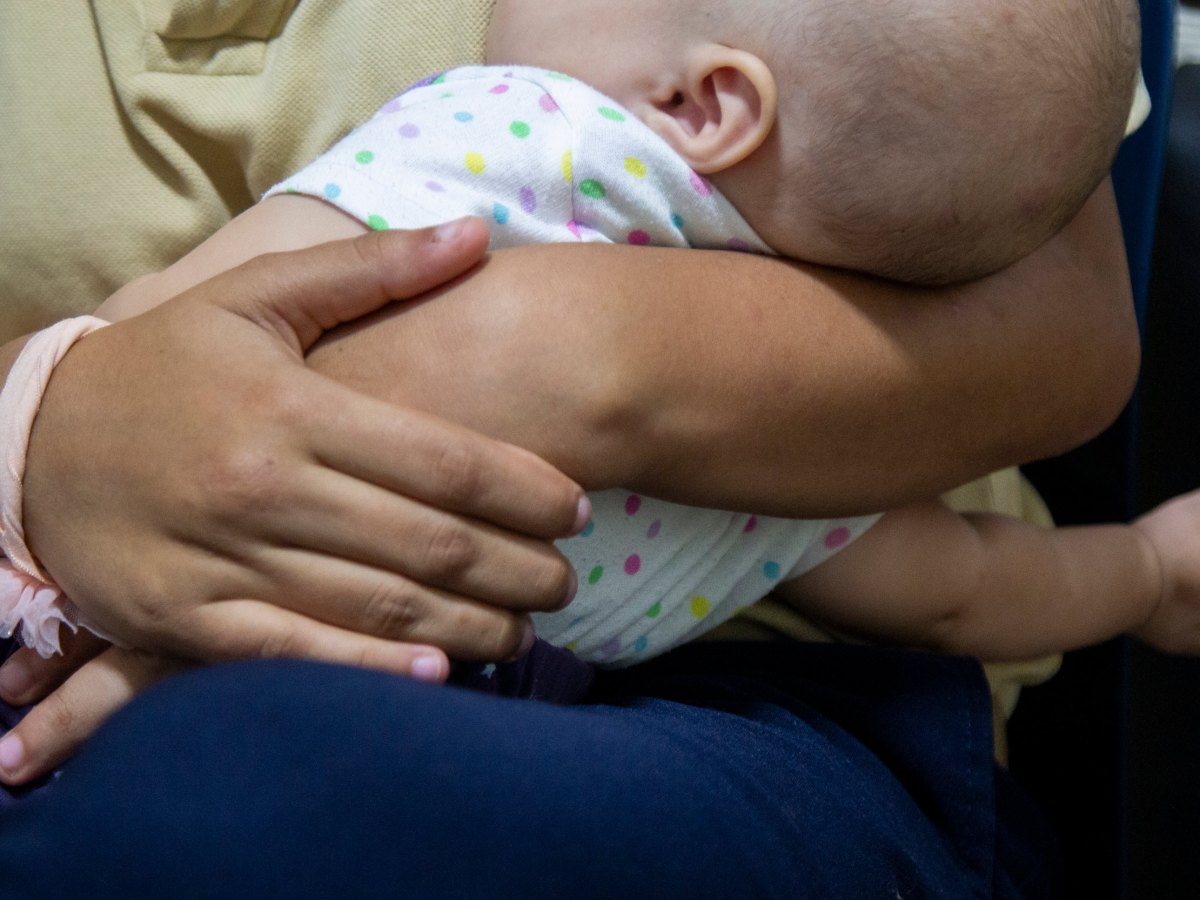 Madres adolescentes en Venezuela enfrentan mayor riesgo nutricional por falta de ingresos