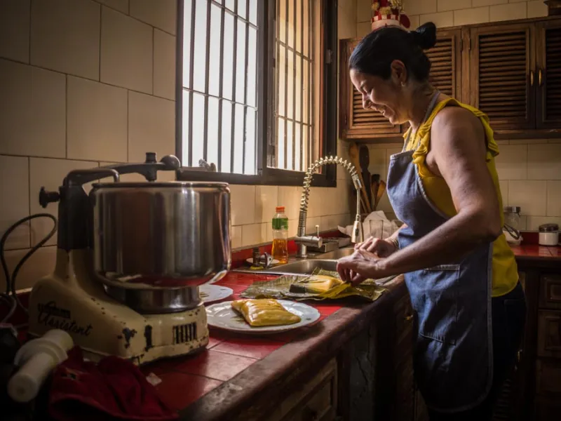 La receta de las mejores hallacas de Valencia tiene 60 años en el fogón de la familia Ramos