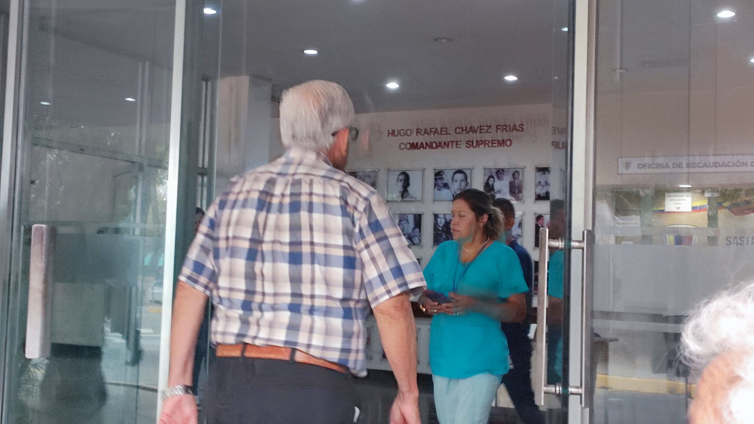 Hacerse una prótesis dental es un lujo de alto costo para adultos mayores