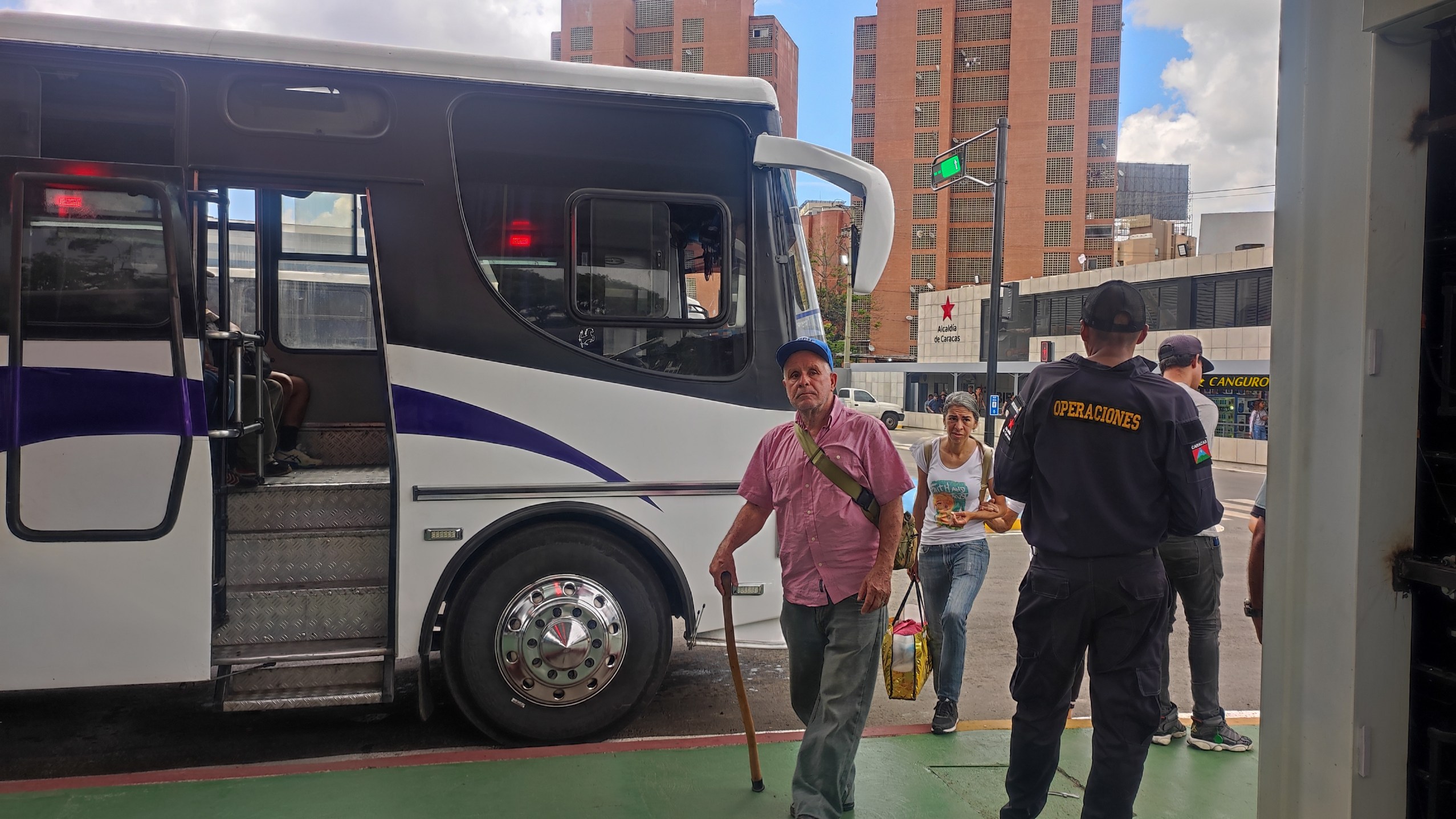 Terminal de Plaza Venezuela: entre el caos y la promesa de una solución