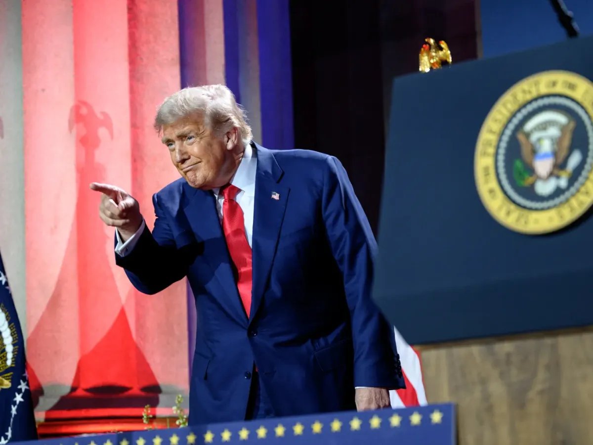 Presidente Trump: “Vamos a manejar el país hasta que se pueda tener una transición segura”