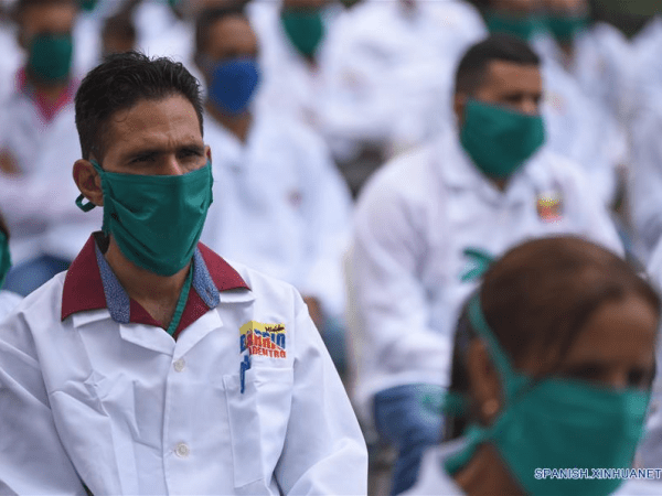 Médicos africanos ocupan áreas críticas en hospitales de Caracas bajo opacidad institucional