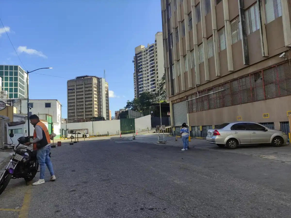 Fallece detenido Edison Torres mientras familias aguardan información sobre excarcelaciones