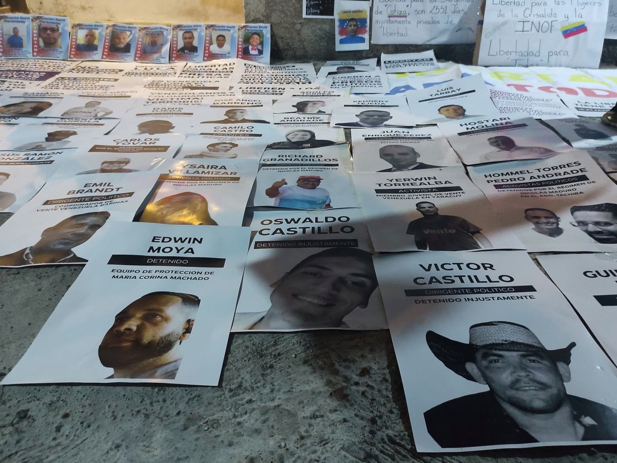 Las madres de presos políticos le piden a Delcy Rodríguez que las escuche 