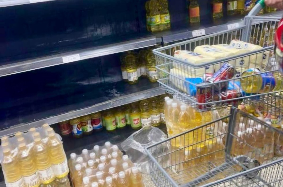 Guayaneses mantienen compras preventivas de alimentos tras hechos del 3 de enero