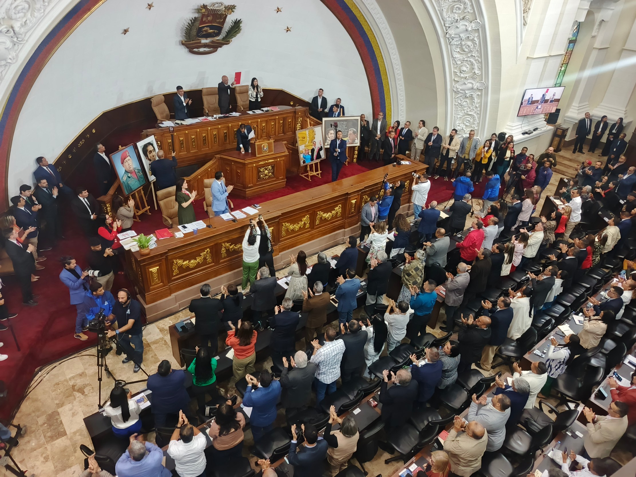 Aprobación de Ley de Amnistía