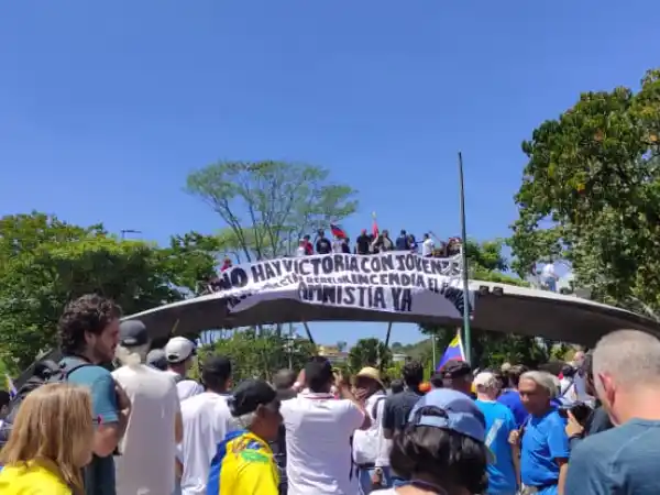 Las ansias de libertad reunieron a la sociedad civil este Día de la Juventud