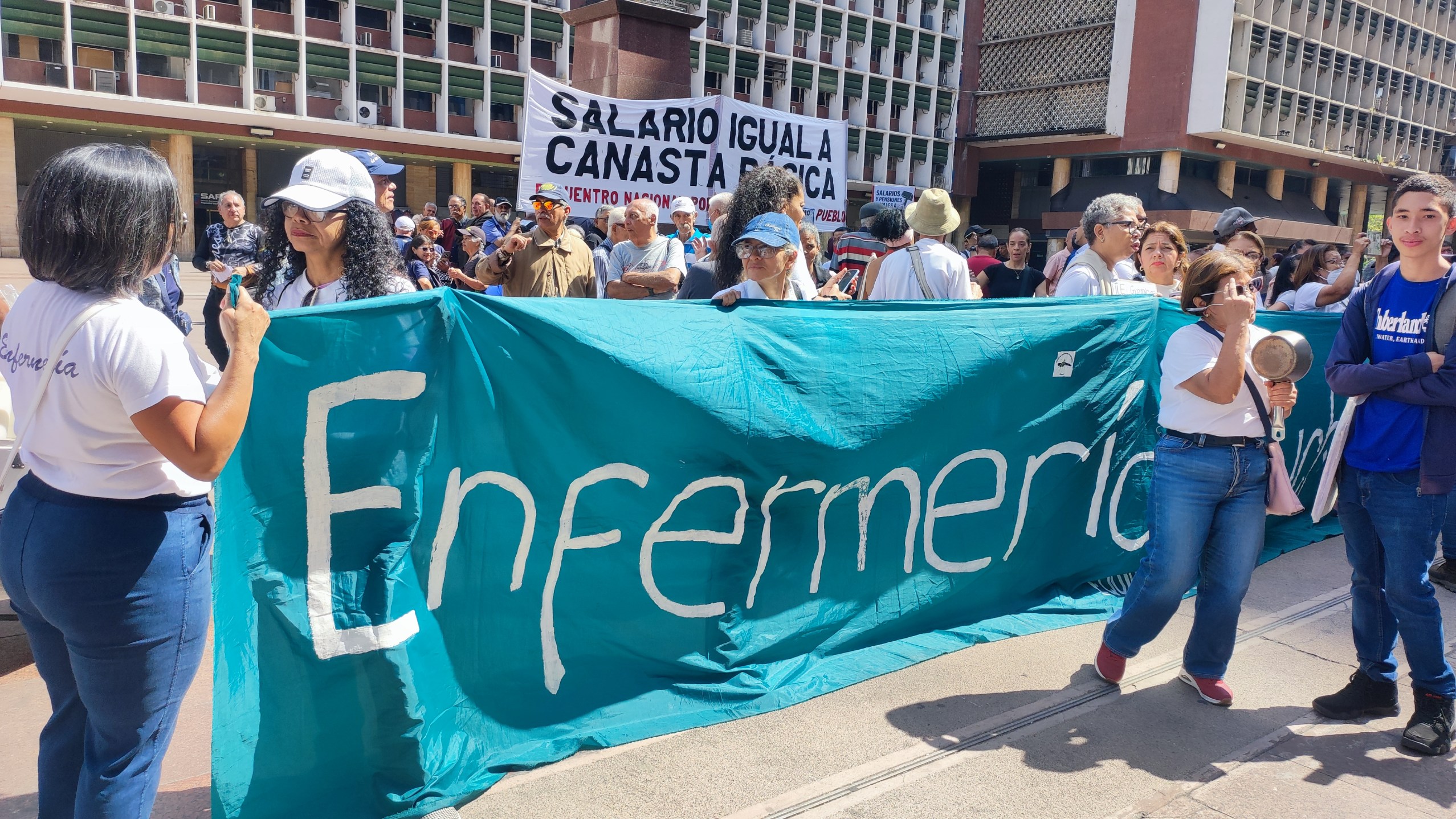 Trabajadores retomaron la calle para exigir al ministerio mejoras salariales 