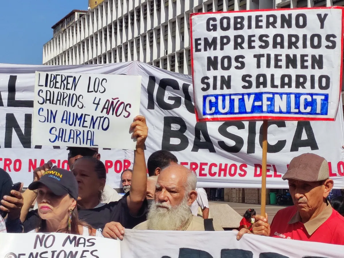 Trabajadores y jubilados retomaron la calle para exigir mejoras salariales urgentes