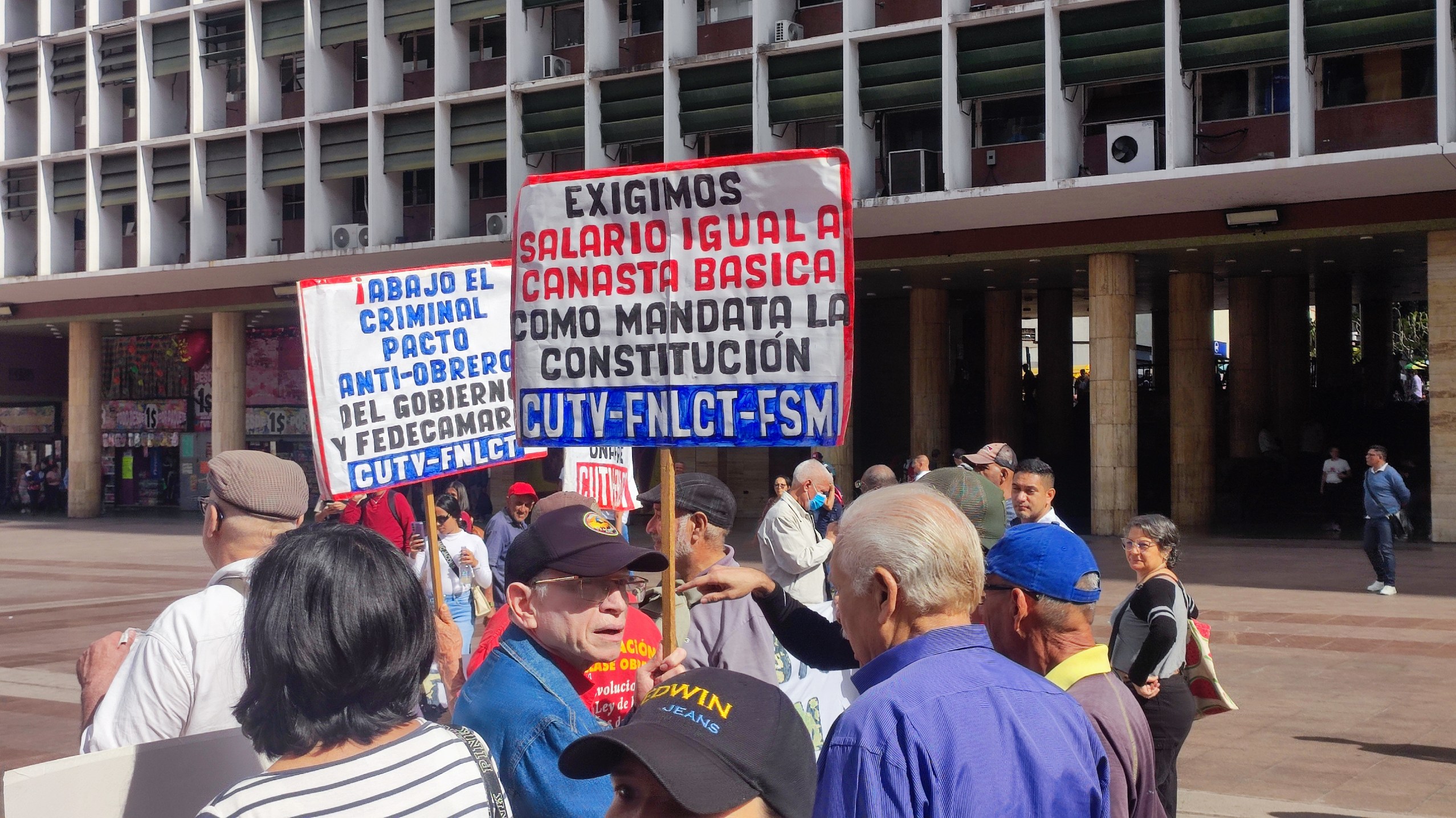 Trabajadores retomaron la calle para exigir al ministerio mejoras salariales 