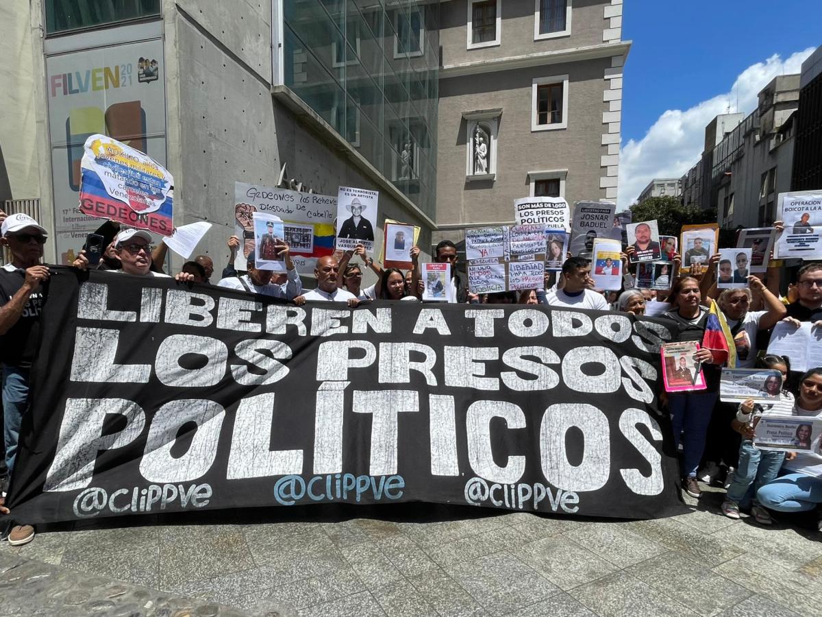 Dinero y papel, las denuncias de extorsión de quienes solicitan amnistía para presos políticos