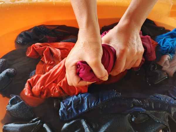 Escasez del agua en Cumaná redobla carga física y del hogar en las mujeres