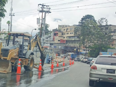 Retraso en instalación de tubo matriz ocasiona trancas masivas en la vía Petare-Santa Lucía