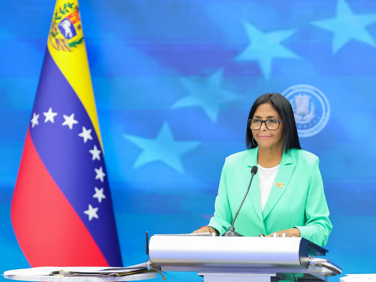 Delcy Rodríguez anunció que el 1°de mayo hará “un aumento responsable” del ingreso mínimo