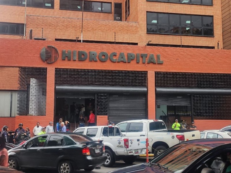 Vecinos de Caracas y Miranda exigen agua constante y segura para sus comunidades