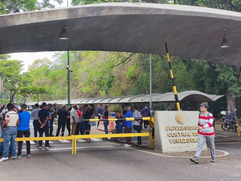 23 universidades acataron el llamado a paro nacional para exigir mejores sueldos