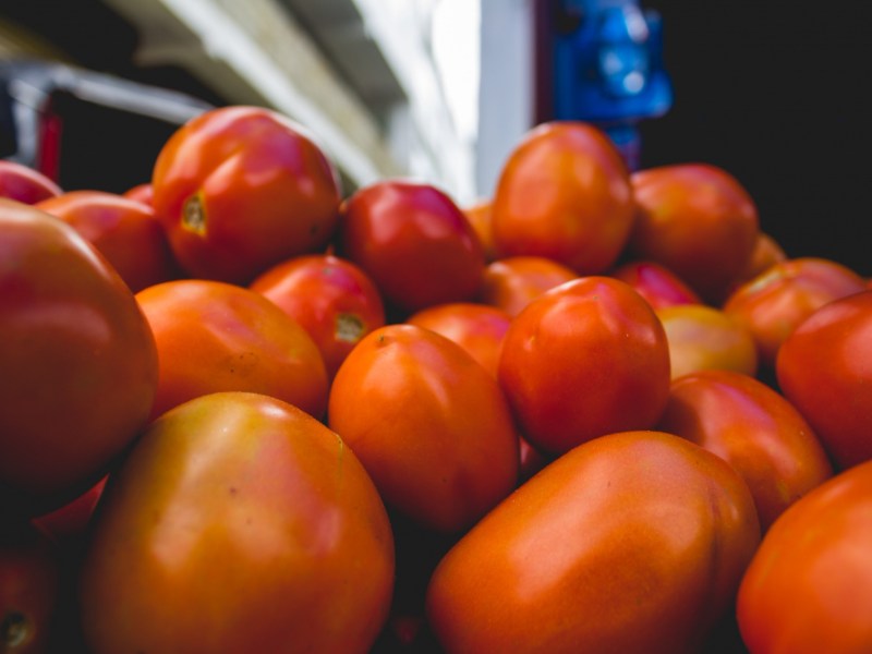 Precio del tomate se disparó 391% en mercados populares de Caracas entre marzo y abril