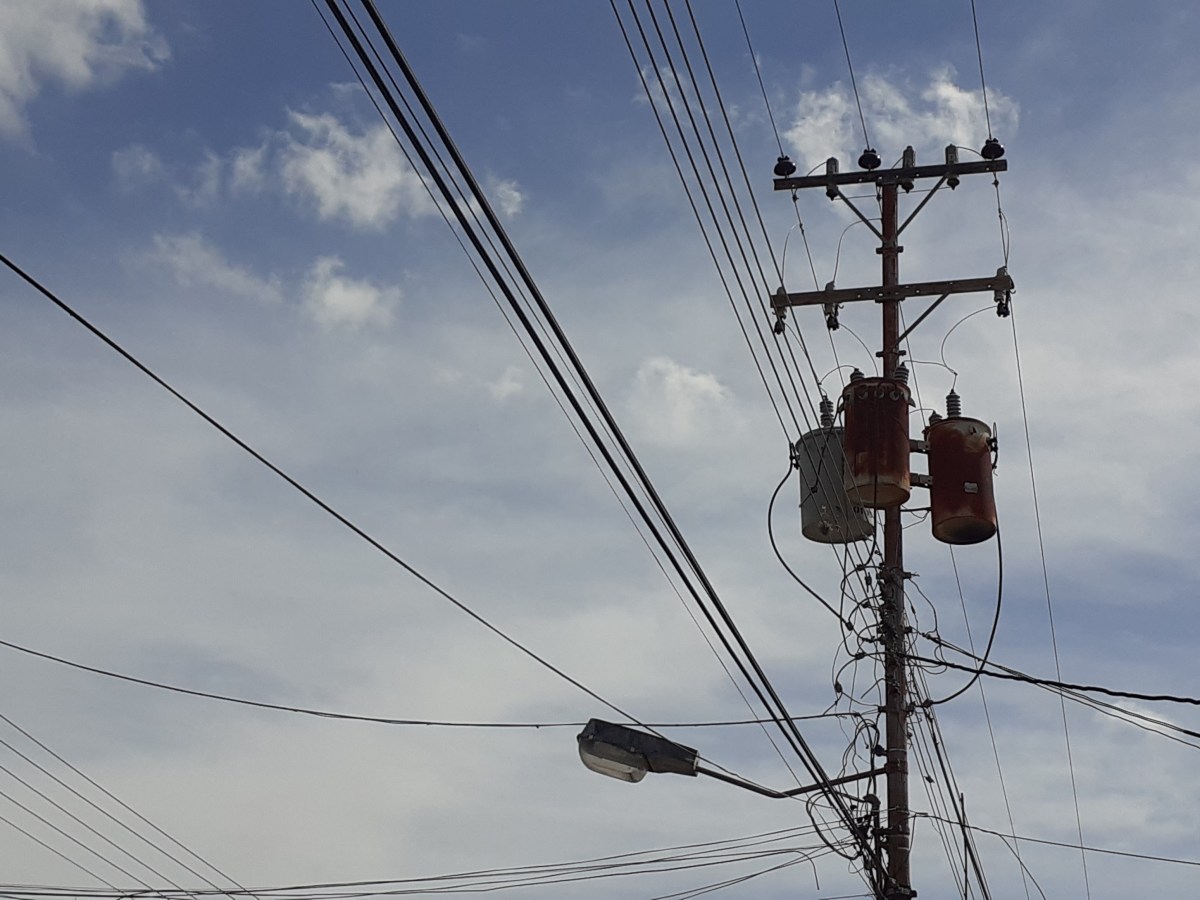 Gobierno inicia apertura del sistema eléctrico para facilitar la inversión extranjera