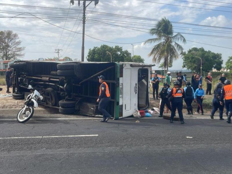 Autobuses deteriorados convierten el transporte público en una amenaza constante