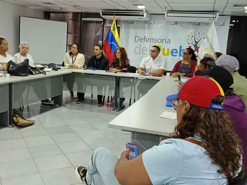Adultos mayores piden a la Defensoría que los acompañe en su lucha “por tener dignidad”