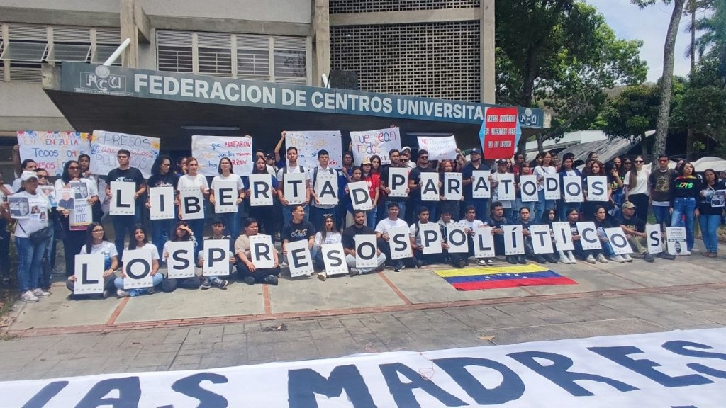 Estudiantes dan 15 días al Gobierno para liberar a los presos políticos tras muerte de Víctor Quero