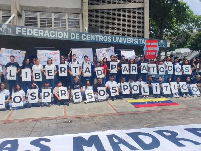 Estudiantes dan 15 días al Gobierno para liberar a los presos políticos tras muerte de Víctor Quero
