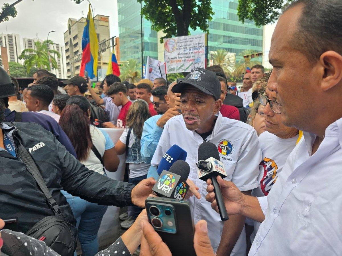 Por tercera vez trabajadores, jubilados y estudiantes marcharon hasta la Embajada de EE. UU.