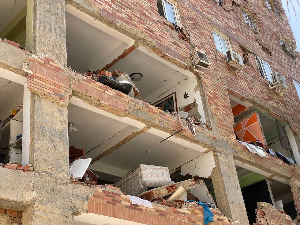 Familiares denuncian la desaparición de cadáveres recuperados tras los terremotos