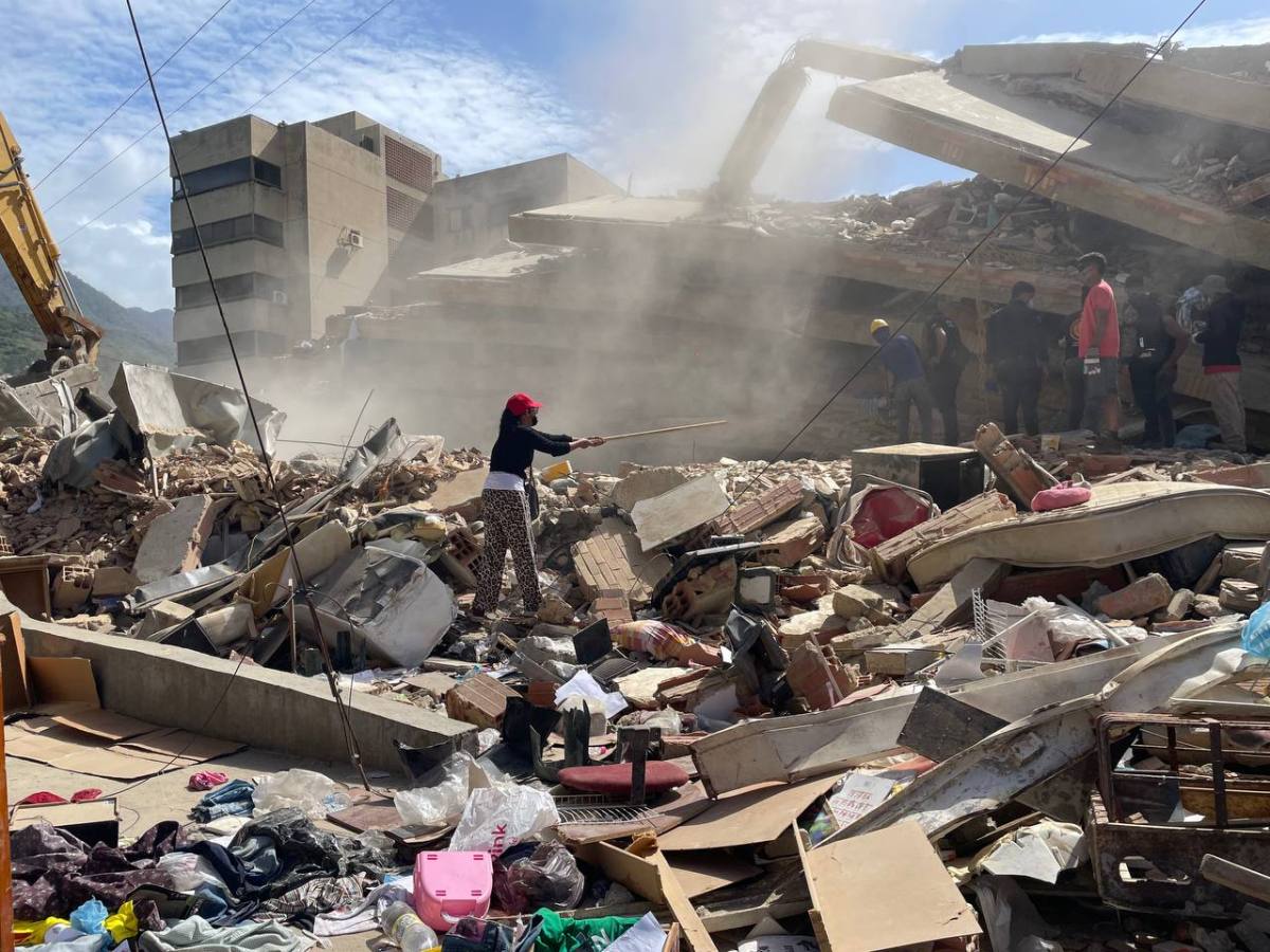 La Guaira resiste a la devastación de los terremotos por la valentía de su gente