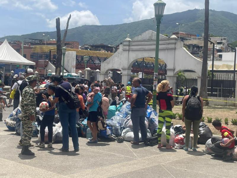 Inician reubicación de familias refugiadas en el Parque del Oeste