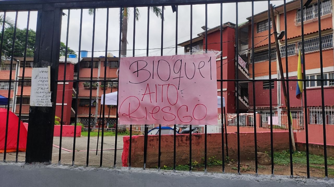 Hasta $2.000 cuesta reconstruir una pared: el drama de los sobrevivientes que deben asumir los daños sin ayuda estatal
