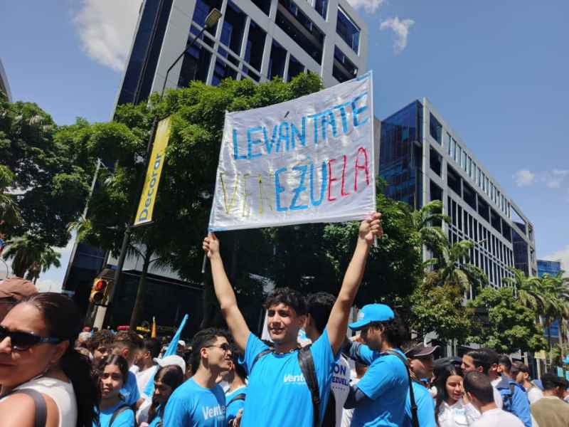 “Hasta el final” volvió a corearse en las calles a dos años de las elecciones presidenciales