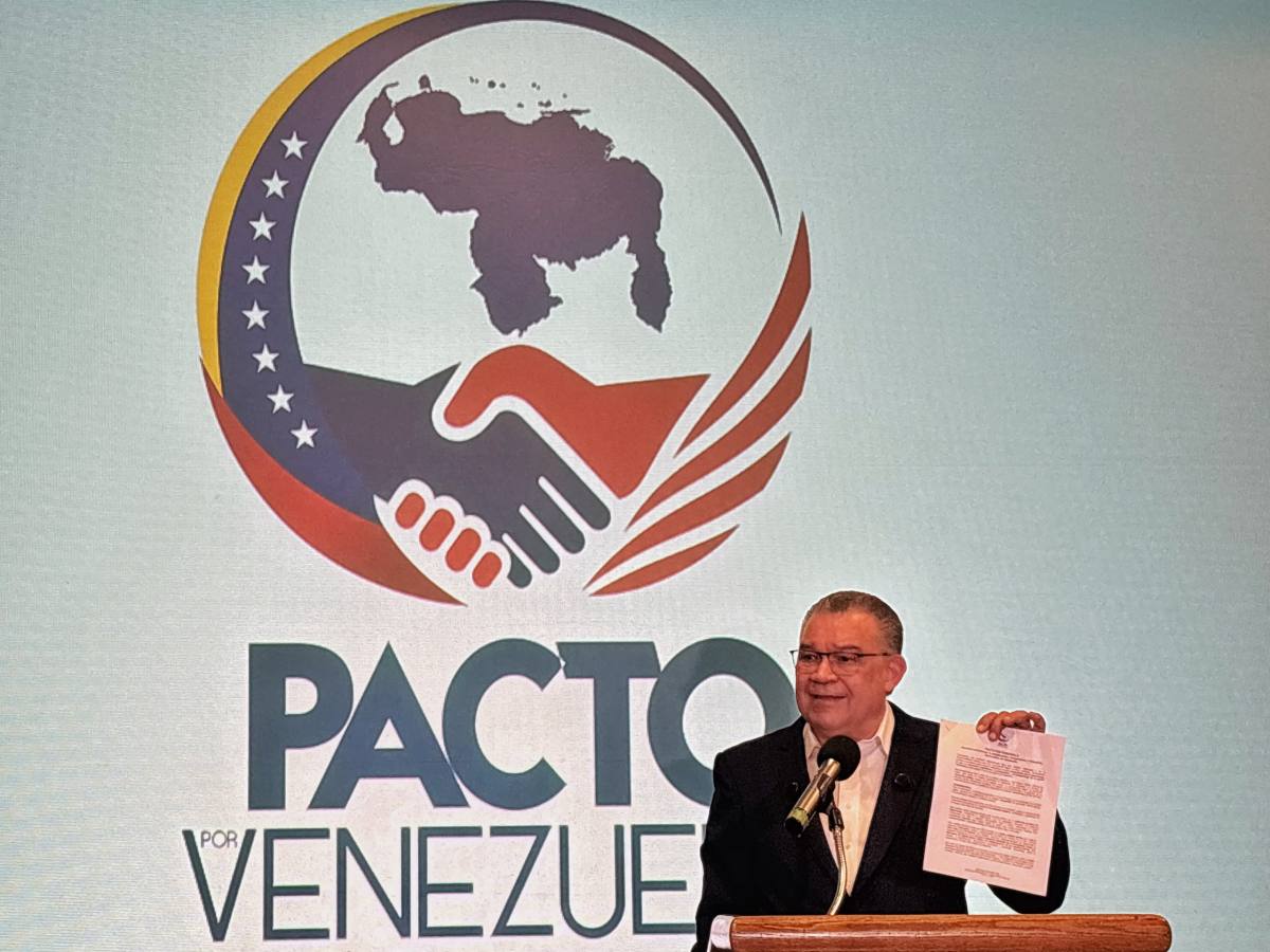 Enrique Márquez vuelve al ruedo con un pacto para “guiar la transición” en Venezuela 