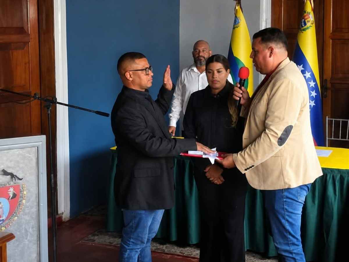 Juramentan a nuevo alcalde de Guasipati tras renuncia de Wuihelm Torrellas