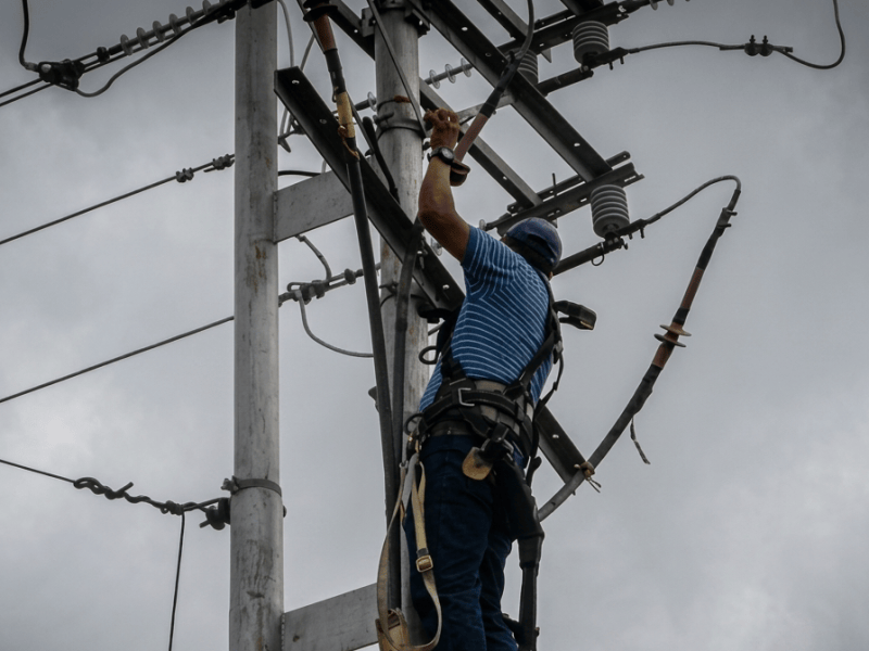 Trabajadores del sector eléctrico exigen calcular aguinaldos sobre el ingreso integral