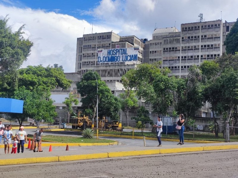 Hospital Domingo Luciani retoma consultas a medias con citas agotadas hasta septiembre y largas esperas
