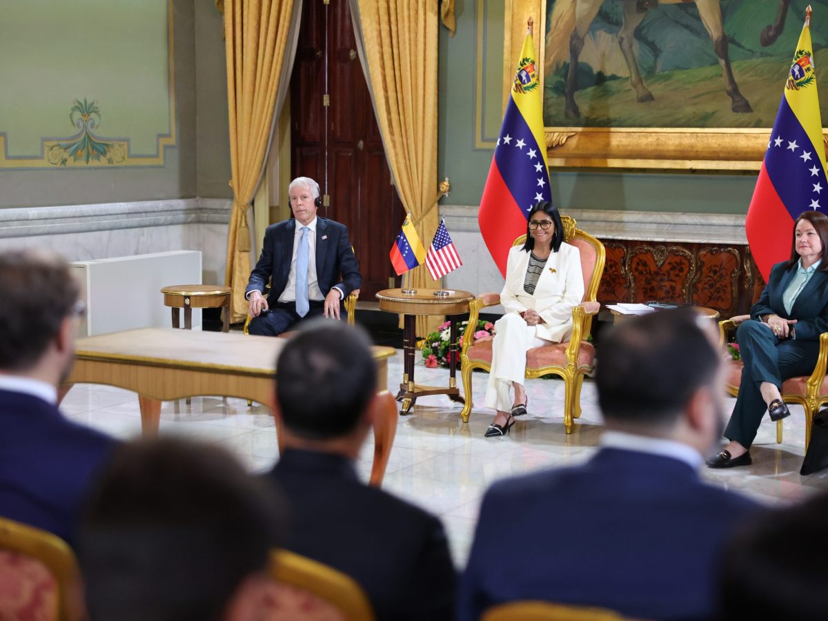 #EnClaves| Nuevo ciclo petrolero venezolano comienza con miles de millones de dólares y viejos problemas