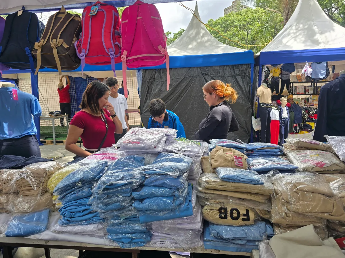 Falta de presupuesto limita la compra de uniformes a reposiciones de prendas
