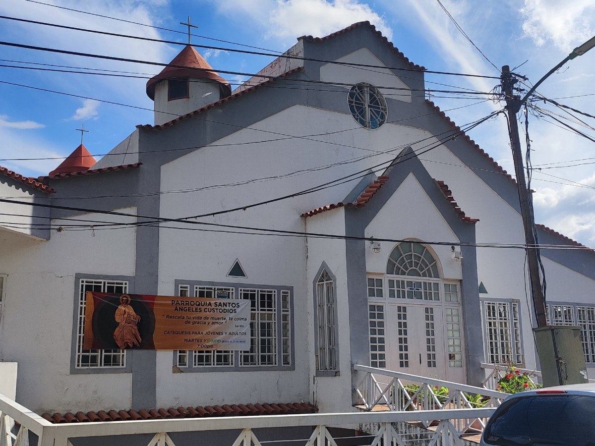 Feligresía de Catia pide ayuda para reparar el templo Santos Ángeles Custodios dañado por terremotos