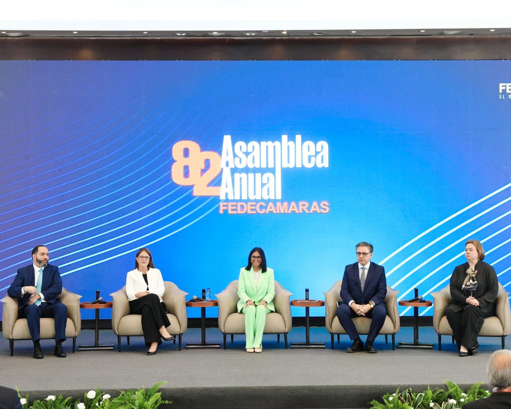 Delcy Rodríguez promete mejoras salariales para 2027 y anuncia reformas tributarias y eléctricas