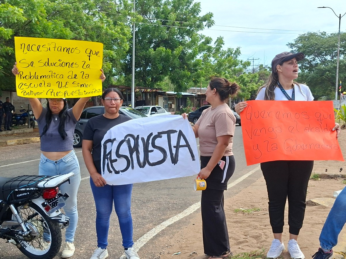 Mal estado de escuela en Bolívar obliga a 900 estudiantes a ver clases virtuales